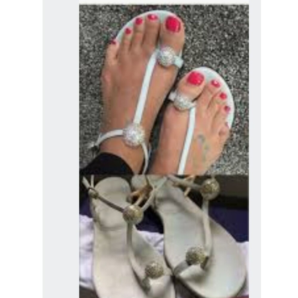 Stuart Weitzman Balls of Fire Sandals Silver Iridescent Suede Women’s Size 8